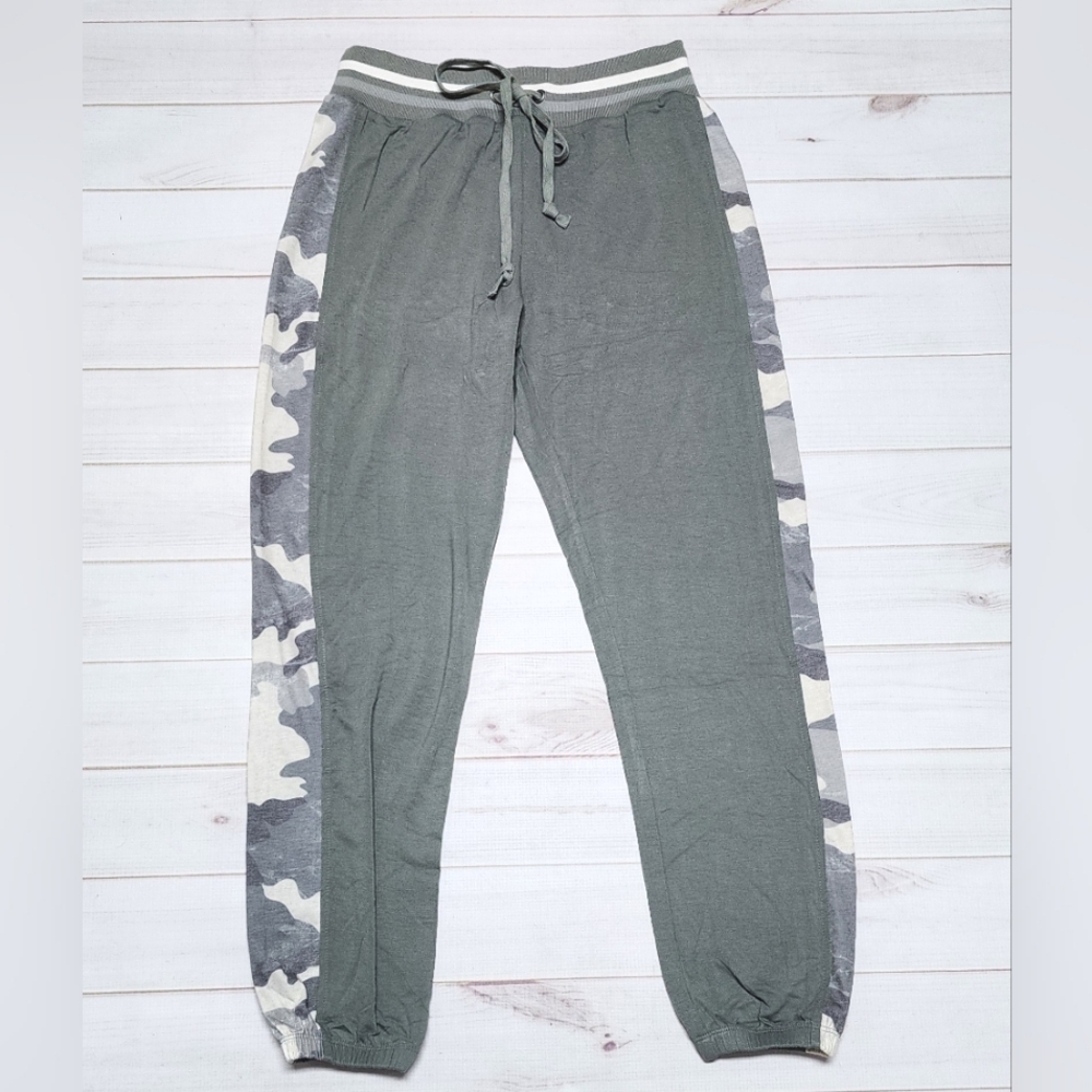 Mystree Olive Gray Camo Side Stripe Jogger Pants Small Athleisure Lounge - NWT